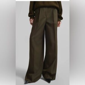 NWOT The Frankie Shop Kamila Wide Leg Trousers
Khaki -  Medium